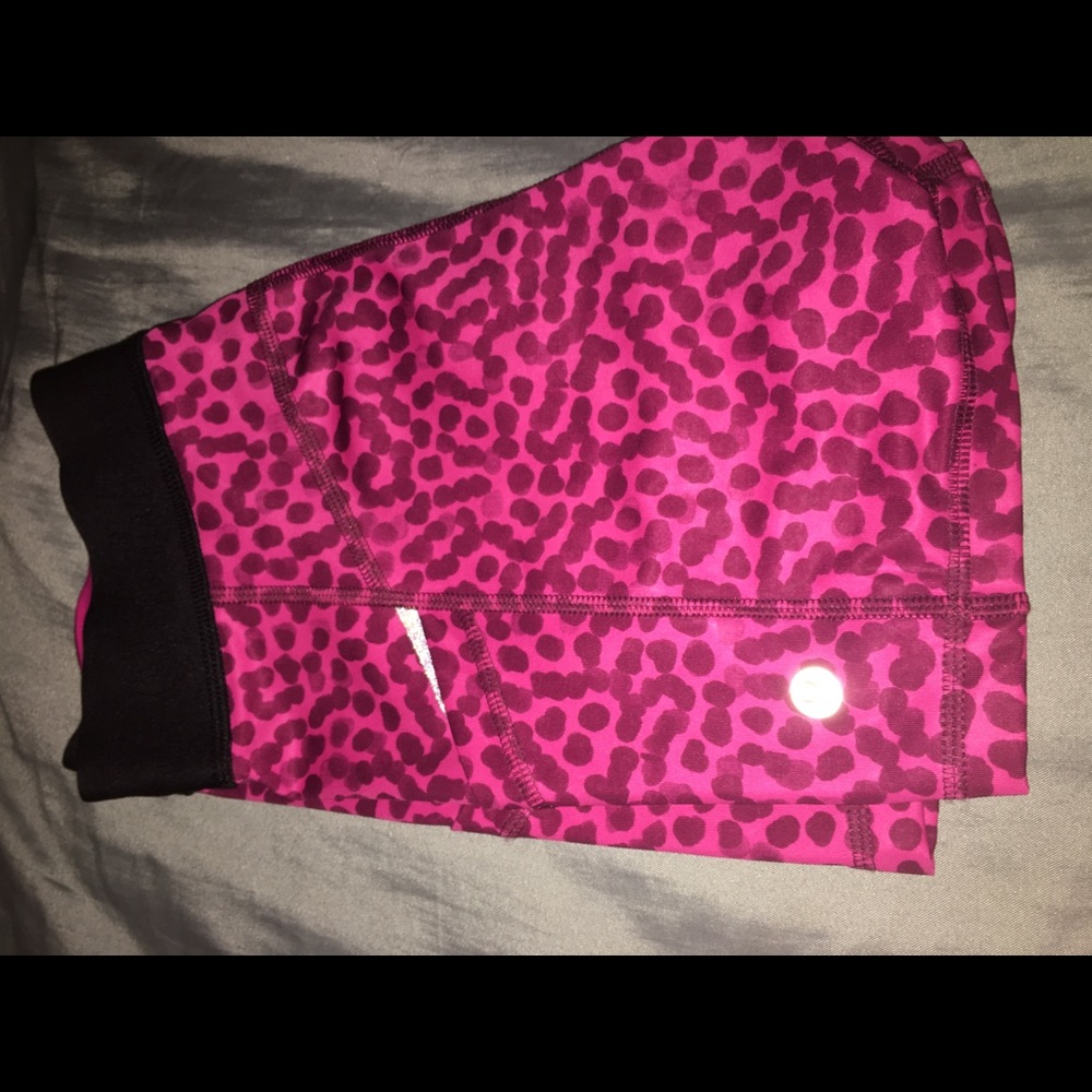 Lululemon spandex shorts - Picture 3 of 4
